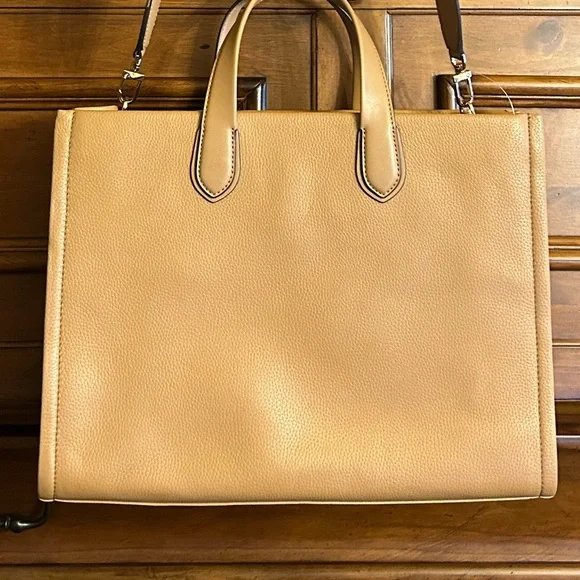 NWT Michael Kors GIGI Caramel Large Logo Jacquard Tote Bag ✨ NWT - Picture 9 of 13